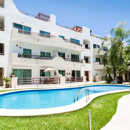 Downtown Penthouse, Pool, Pvt Roof Terrace With Bbq Vila