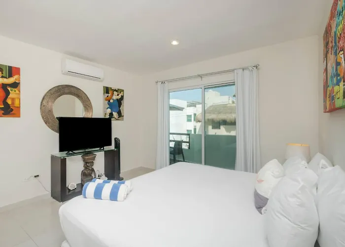 Penthouse Retreat Rooftop, Bbq & Pool *