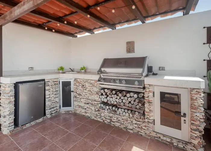 Appartement Penthouse Retreat Rooftop, Bbq & Pool *